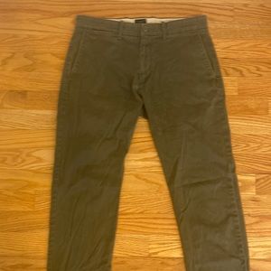 J Crew 770 Straight Fit Trousers; Olive